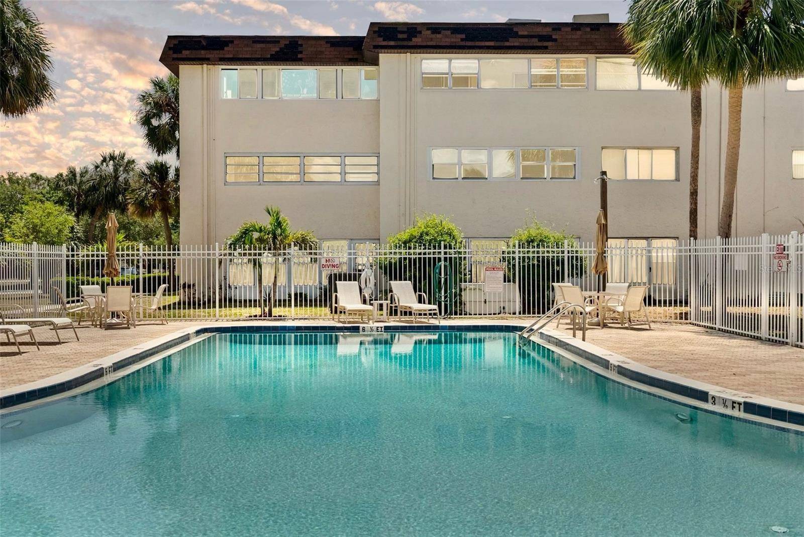 St Petersburg, FL 33702,209 NE LINCOLN CIR N #105