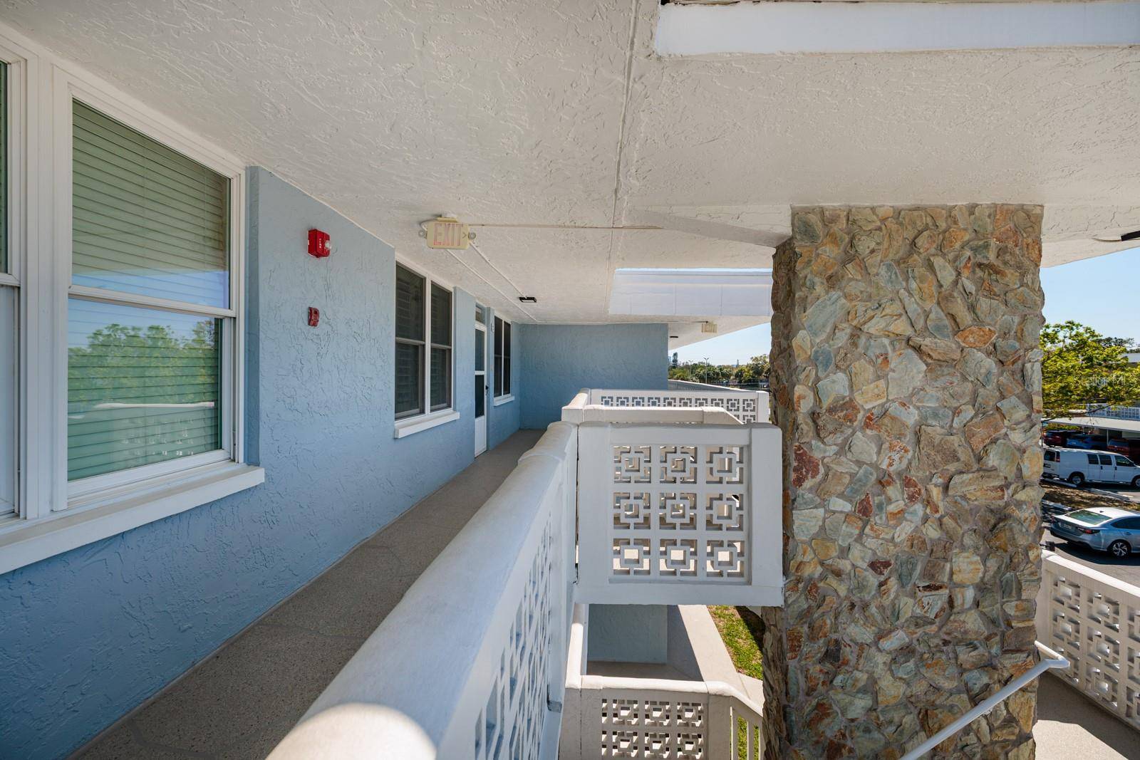 St Petersburg, FL 33703,4715 BAY ST NE #323