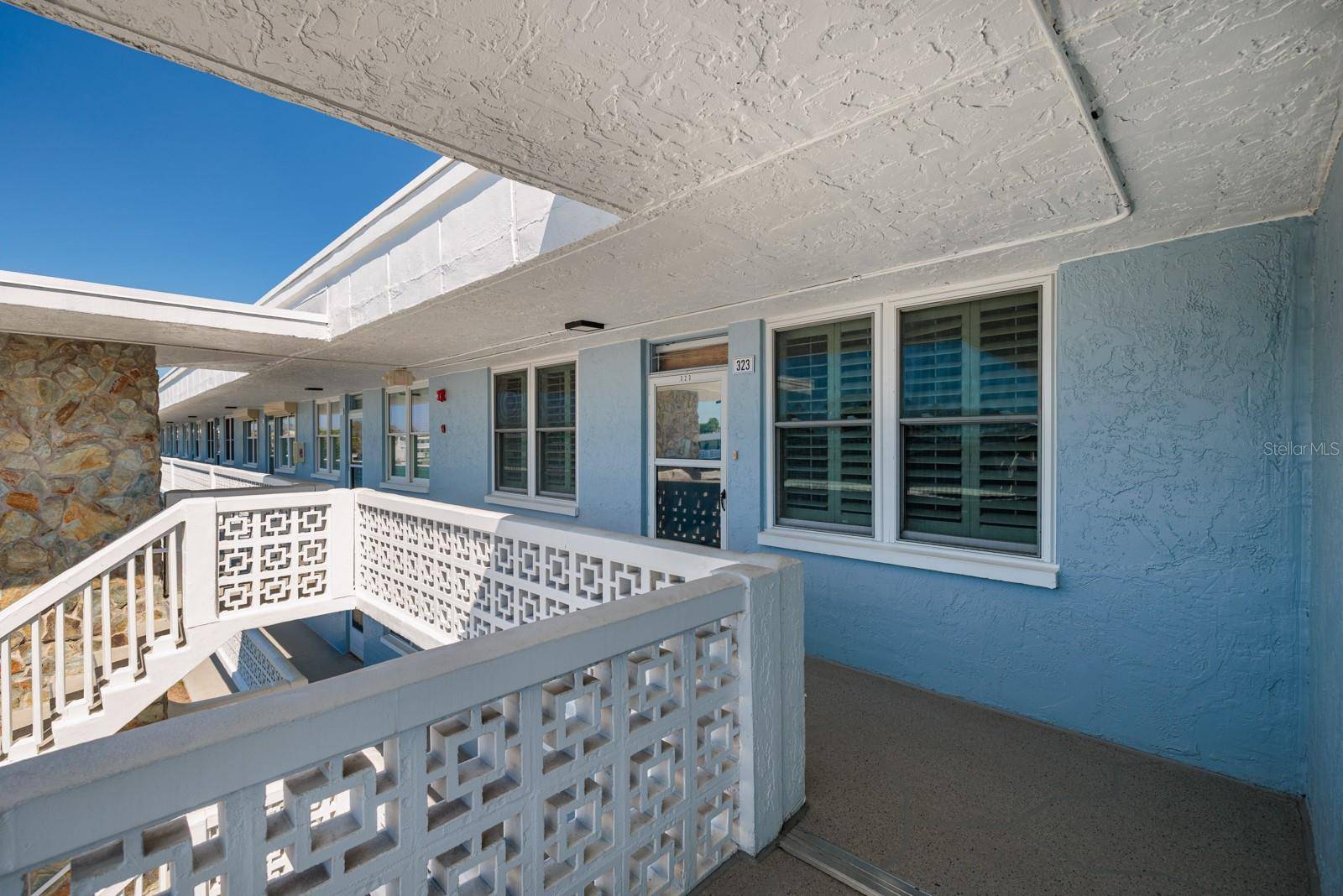 St Petersburg, FL 33703,4715 BAY ST NE #323