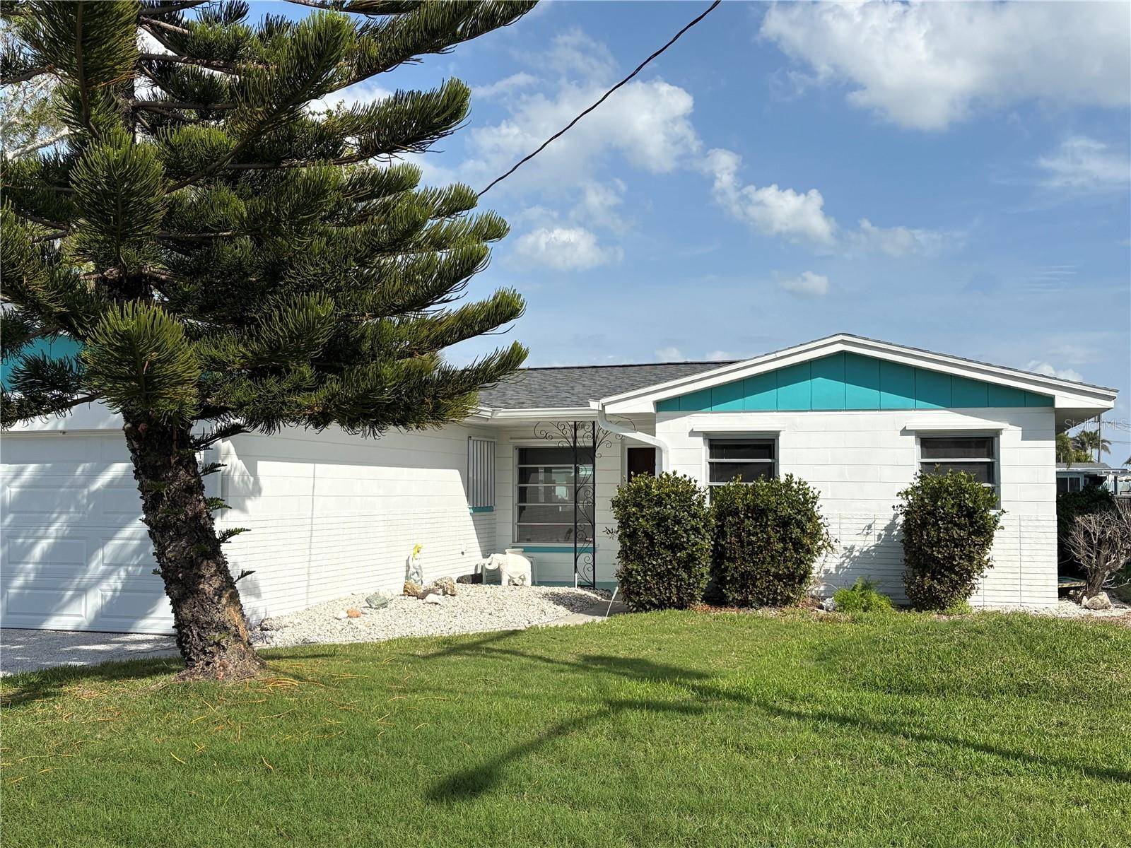 Madeira Beach, FL 33708,525 CRYSTAL DR