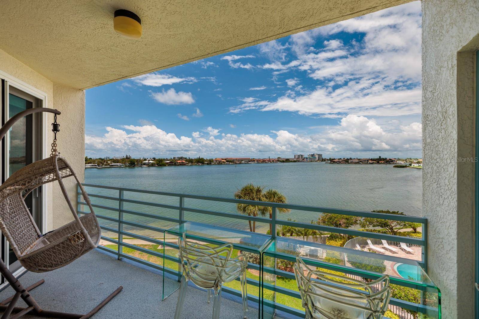 South Pasadena, FL 33707,7932 SAILBOAT KEY BLVD S #305