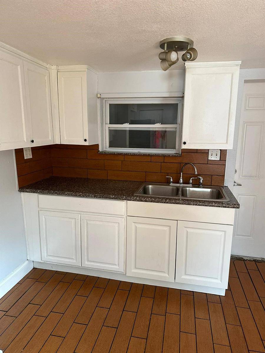 St Petersburg, FL 33711,3718 19TH AVE S