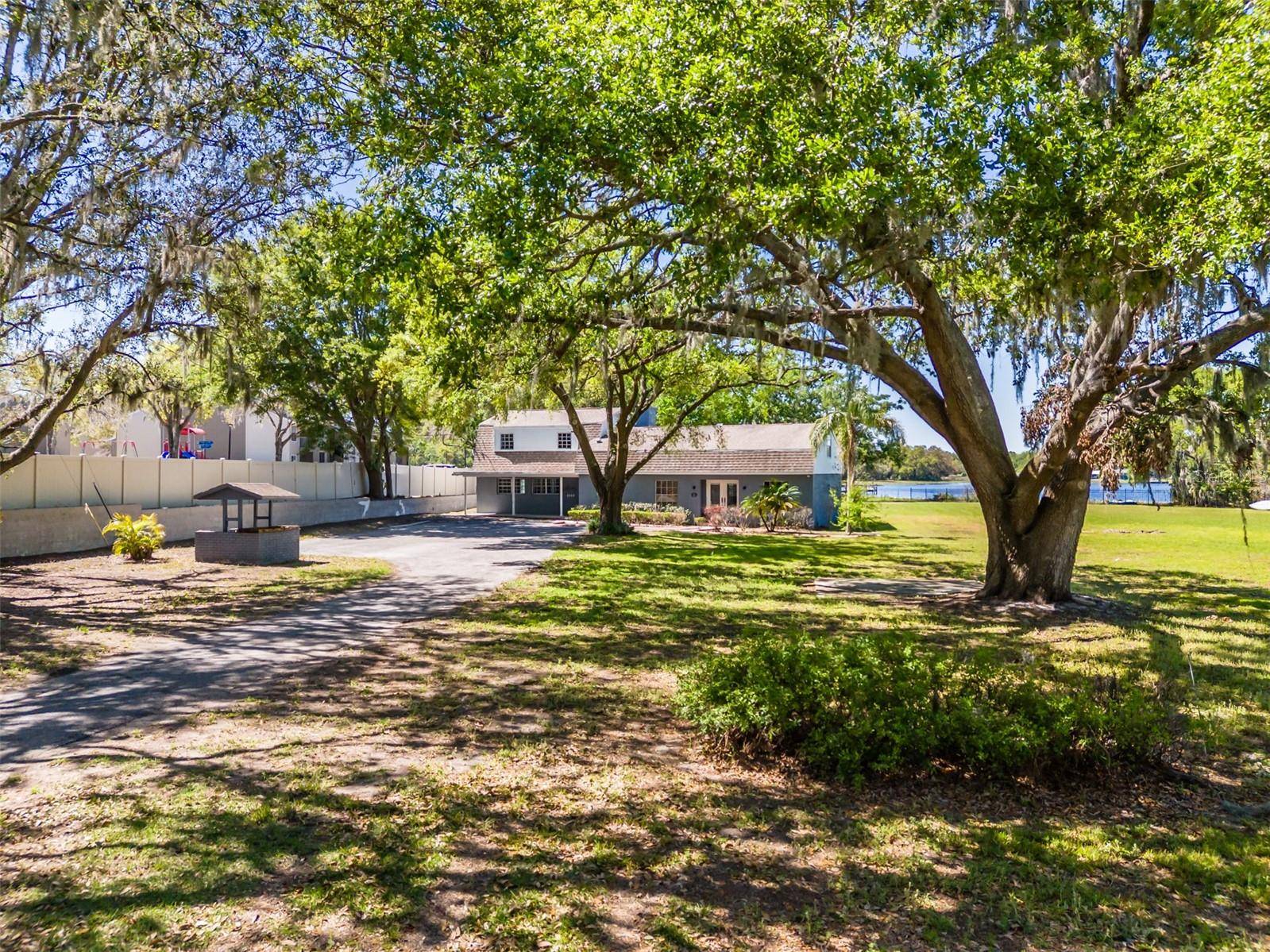 Brandon, FL 33510,498 LAKEWOOD DR