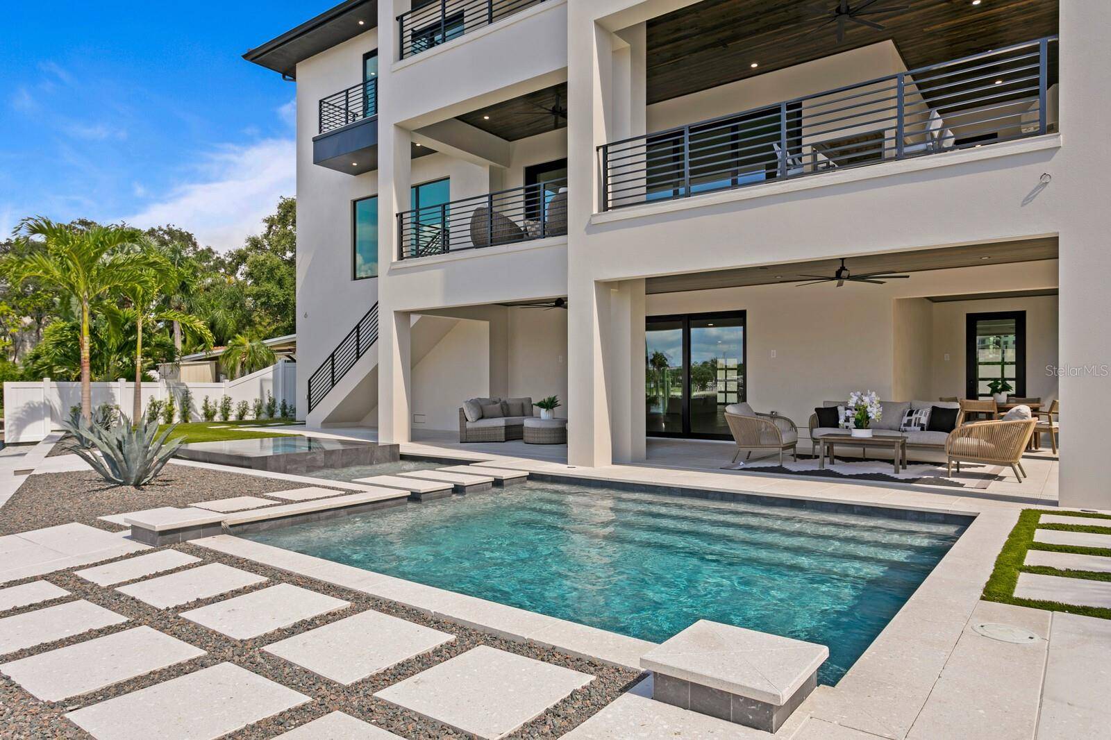 Tampa, FL 33609,48 SANDPIPER RD