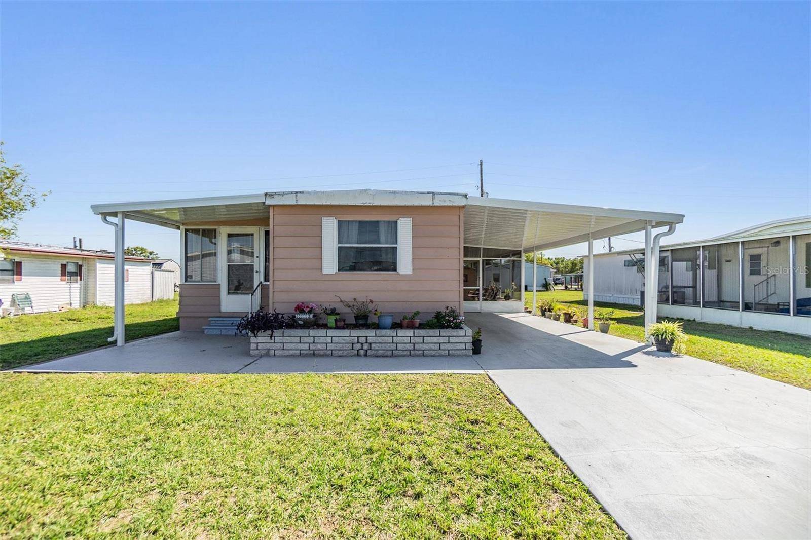 Zephyrhills, FL 33542,37246 EILEEN AVE