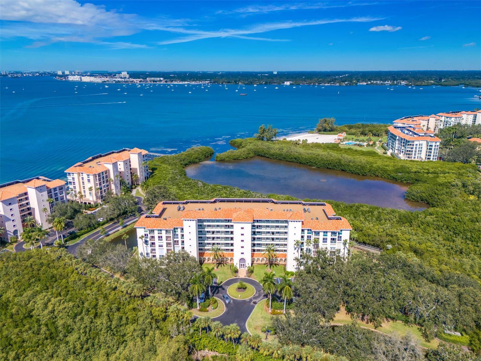 St Petersburg, FL 33711,4801 OSPREY DR S #404