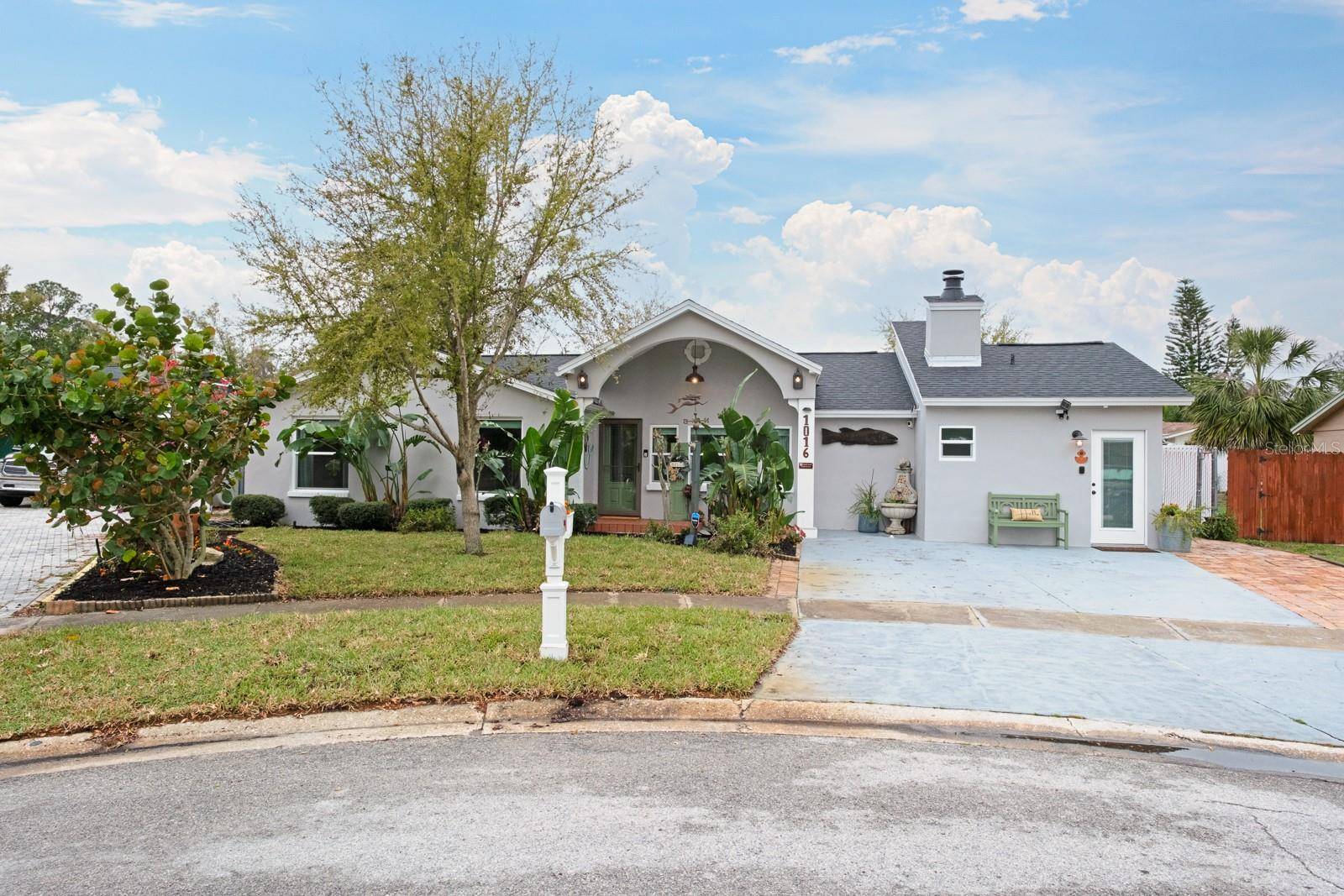 Tarpon Springs, FL 34689,1016 GREENLEAF WAY