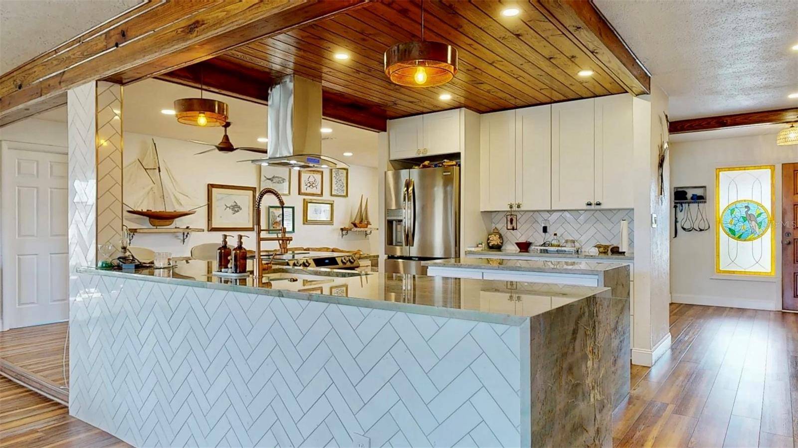 St Petersburg, FL 33705,6780 14TH WAY S