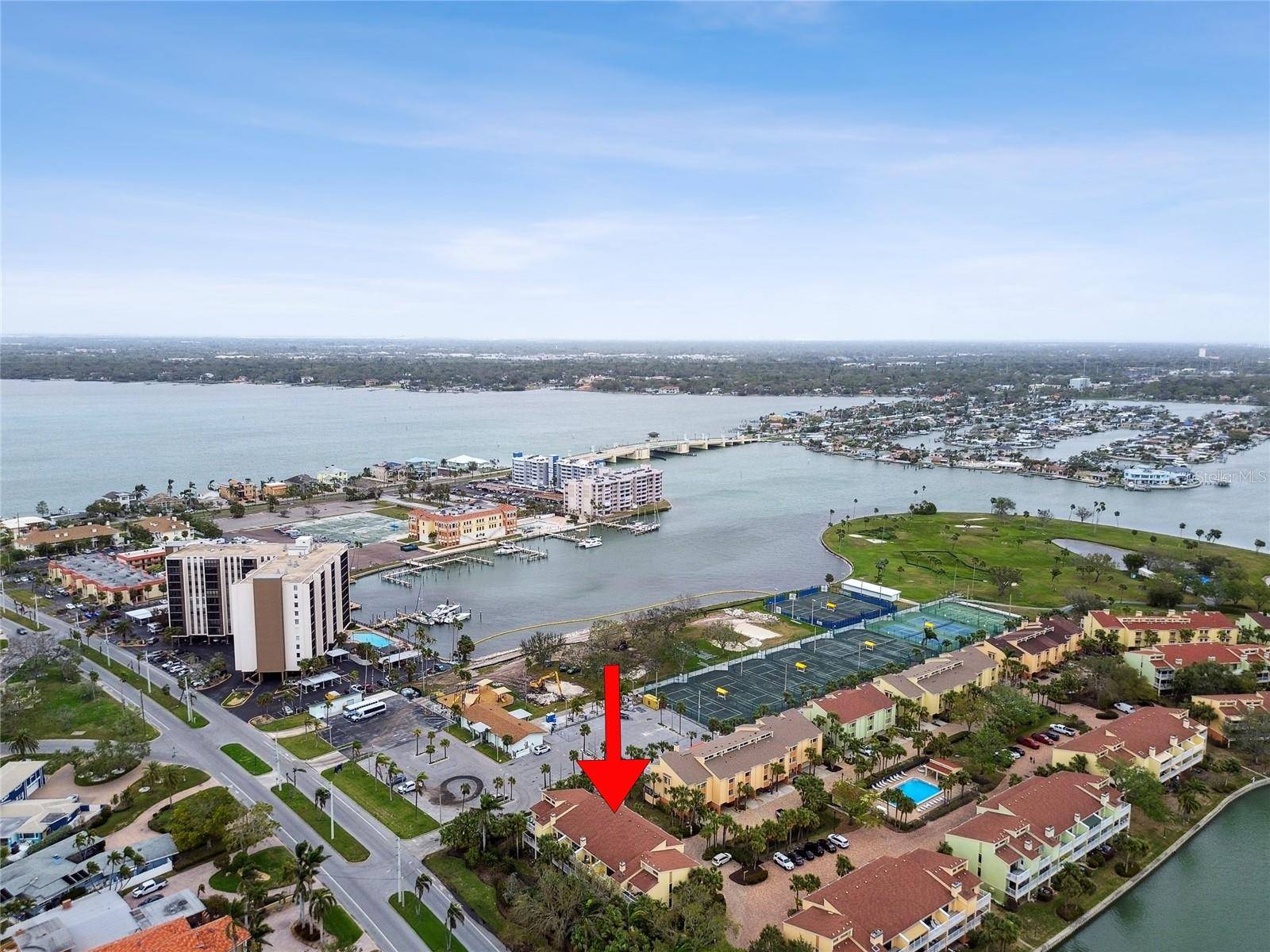 Treasure Island, FL 33706,406 SANDY HOOK RD