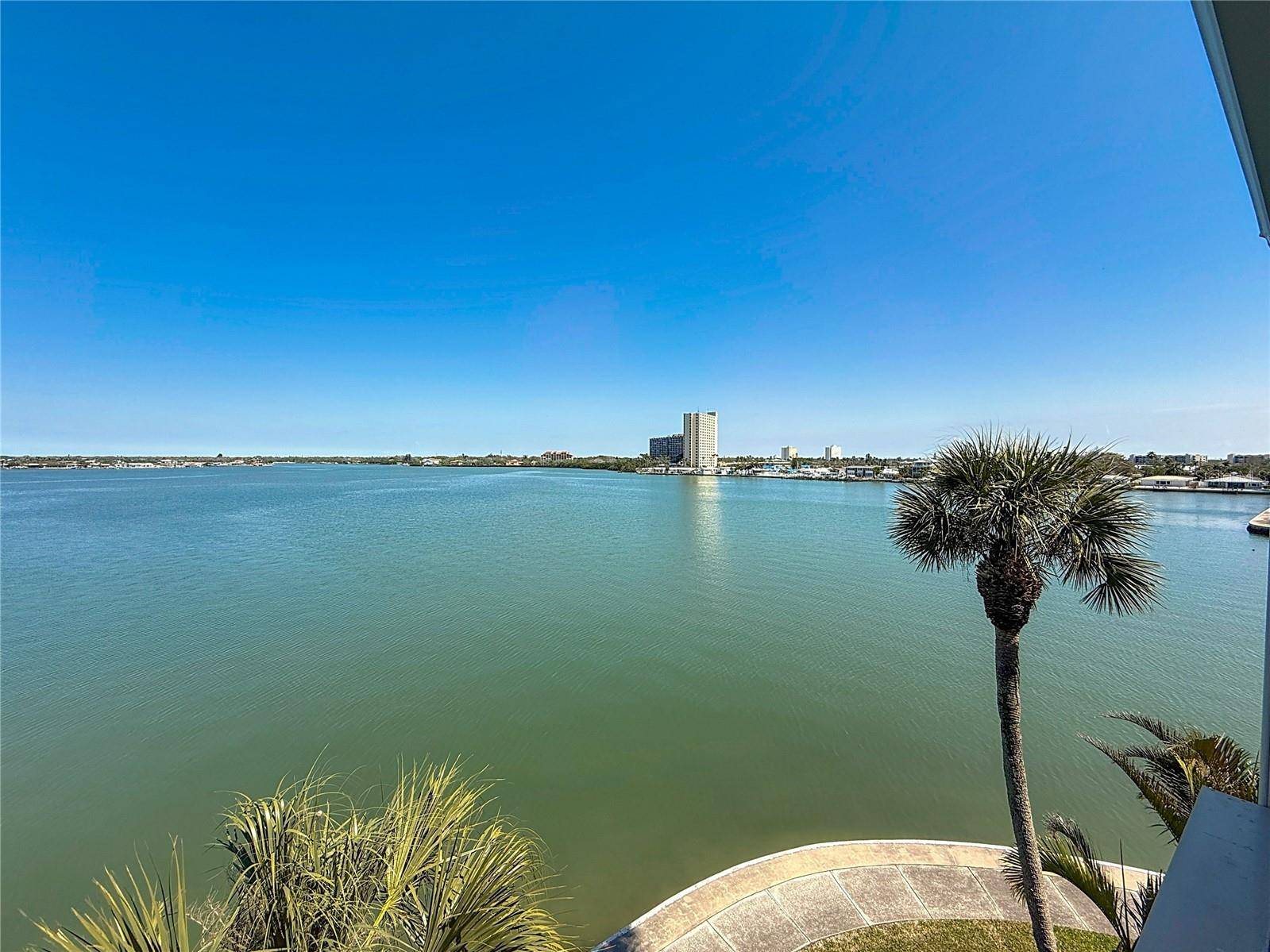 South Pasadena, FL 33707,7665 SUN ISLAND DR S #401