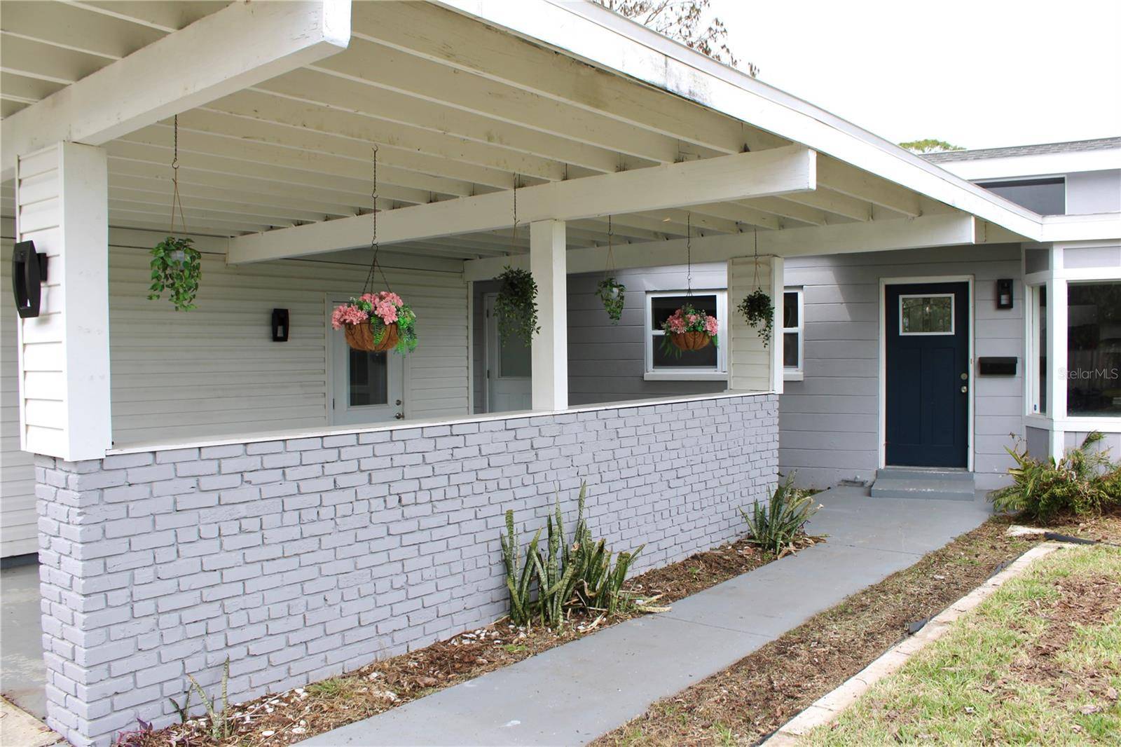 St Petersburg, FL 33703,1519 DELAWARE AVE NE
