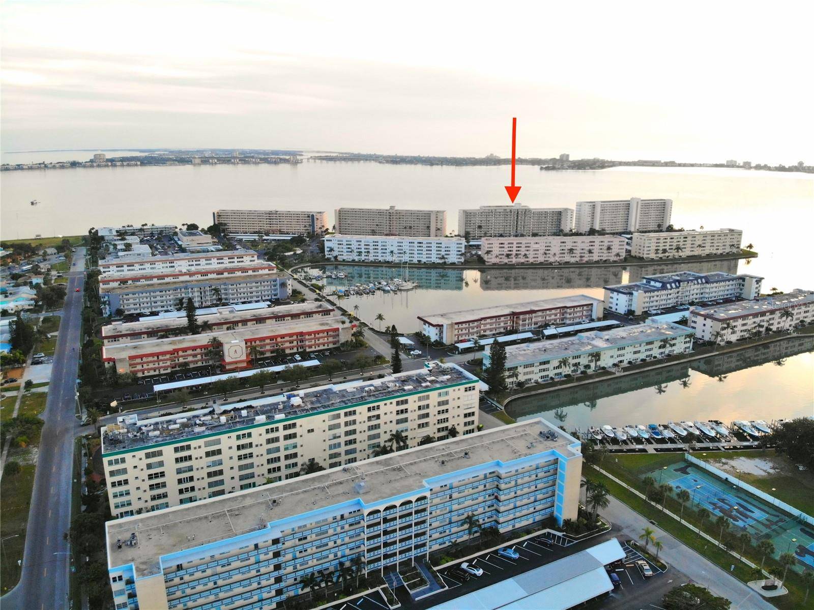 Gulfport, FL 33707,6020 SHORE BLVD S #1009