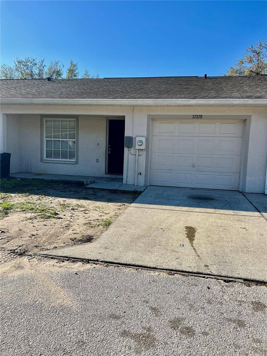 Dade City, FL 33525,37228 GRASSY HILL LN
