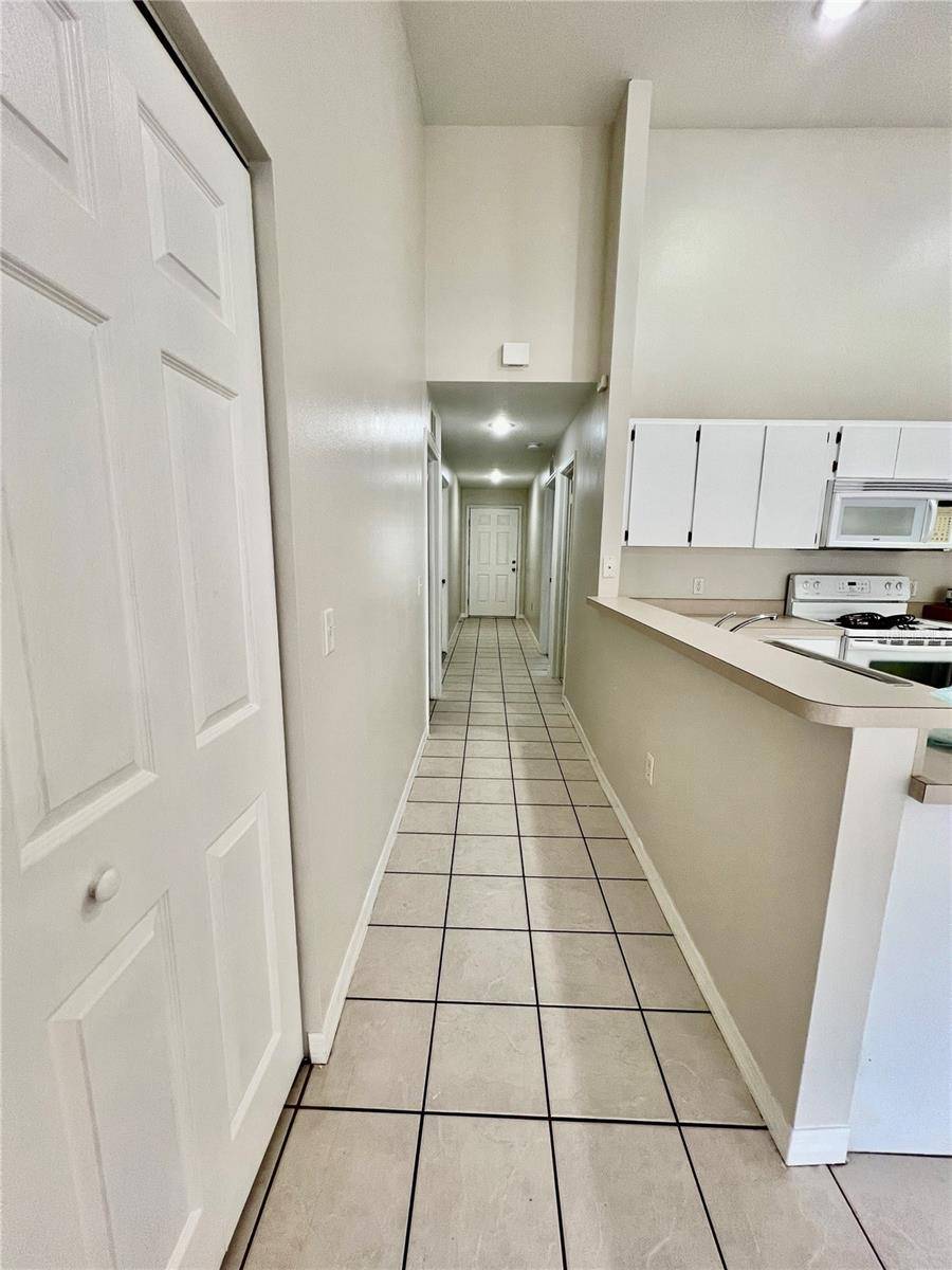 Dade City, FL 33525,37228 GRASSY HILL LN
