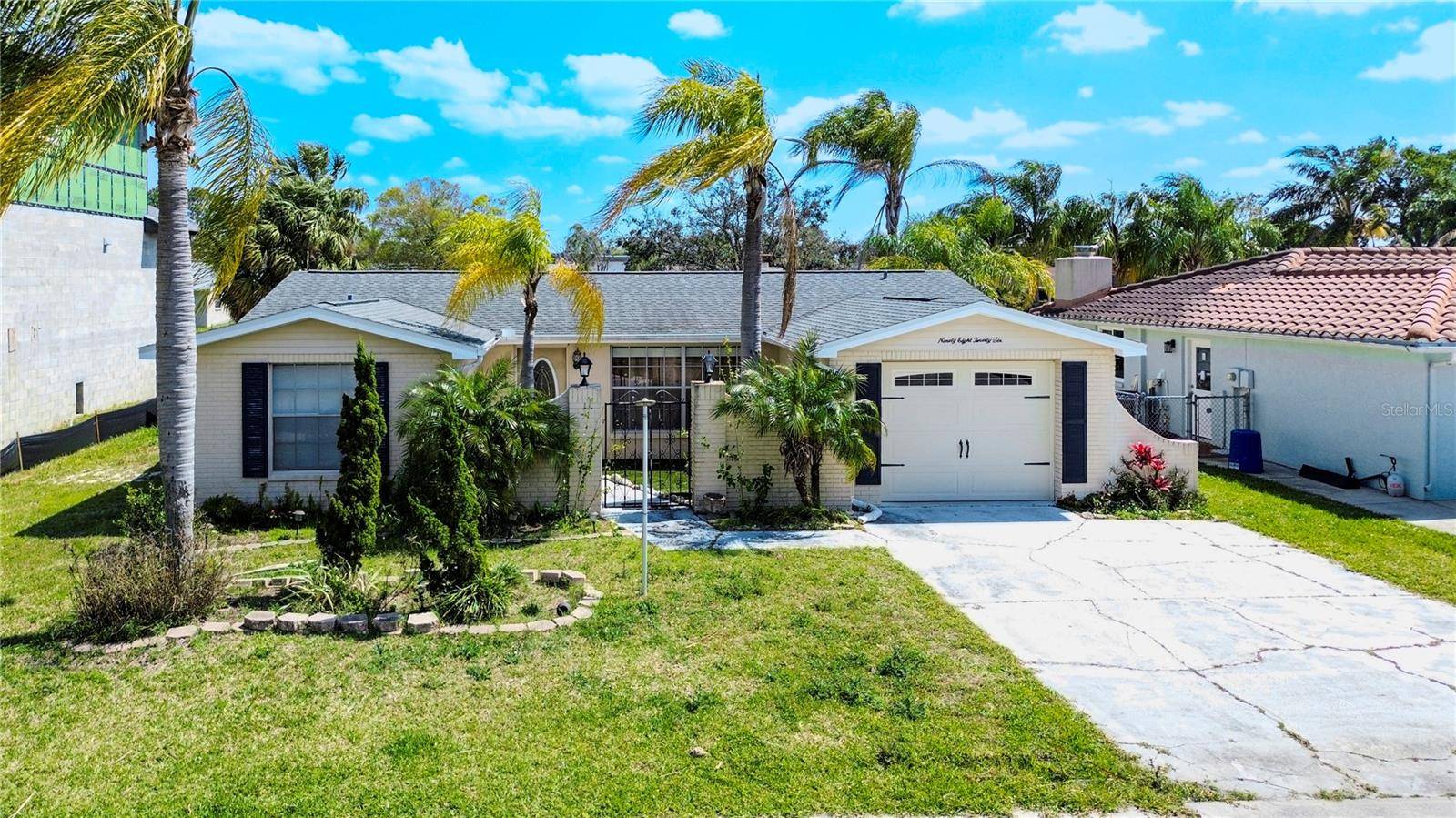 Port Richey, FL 34668,9826 ISLAND HARBOR DR