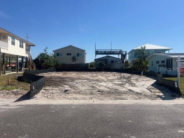Redington Shores, FL 33708,842 180TH AVE E
