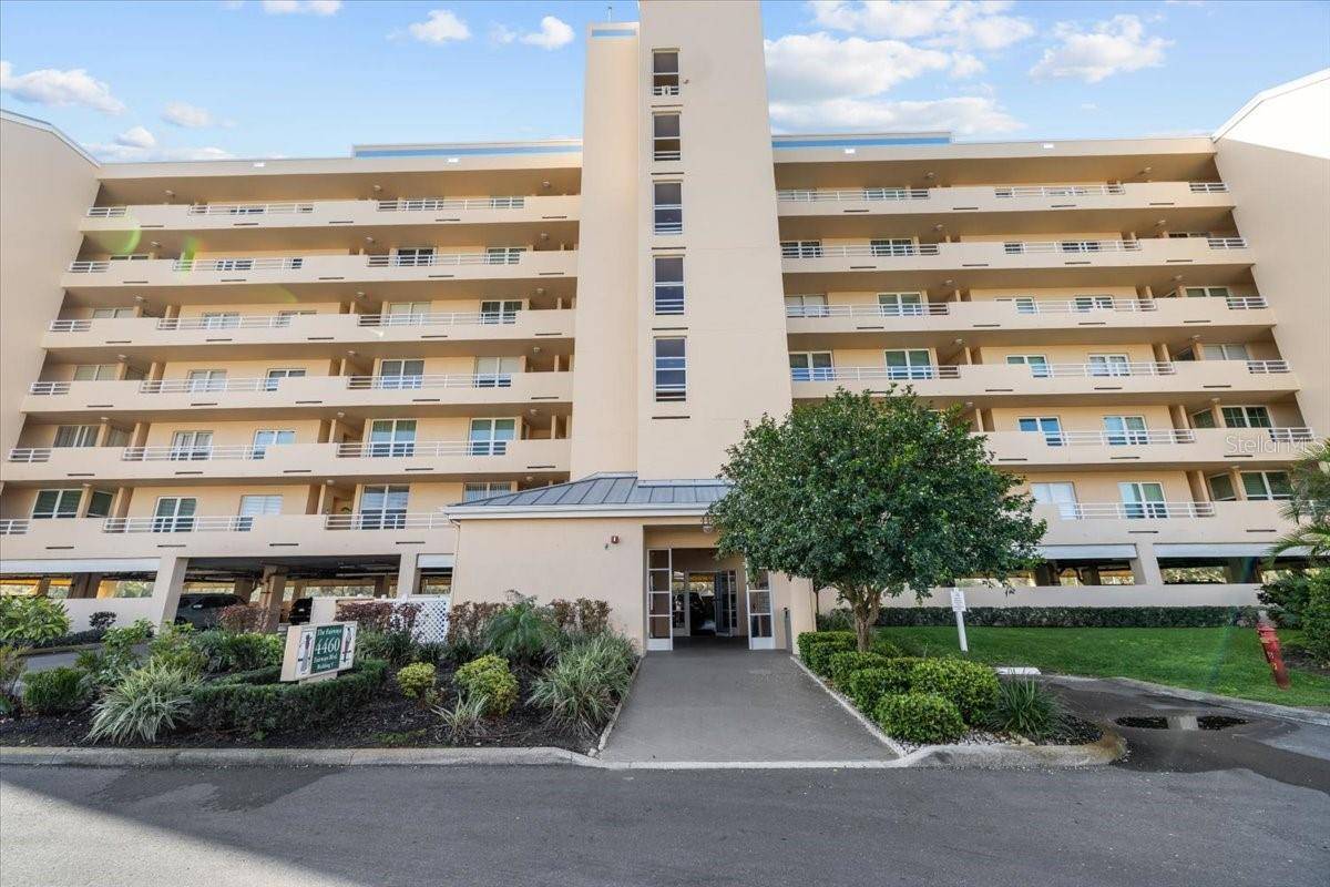 Bradenton, FL 34209,4460 FAIRWAYS BLVD #401