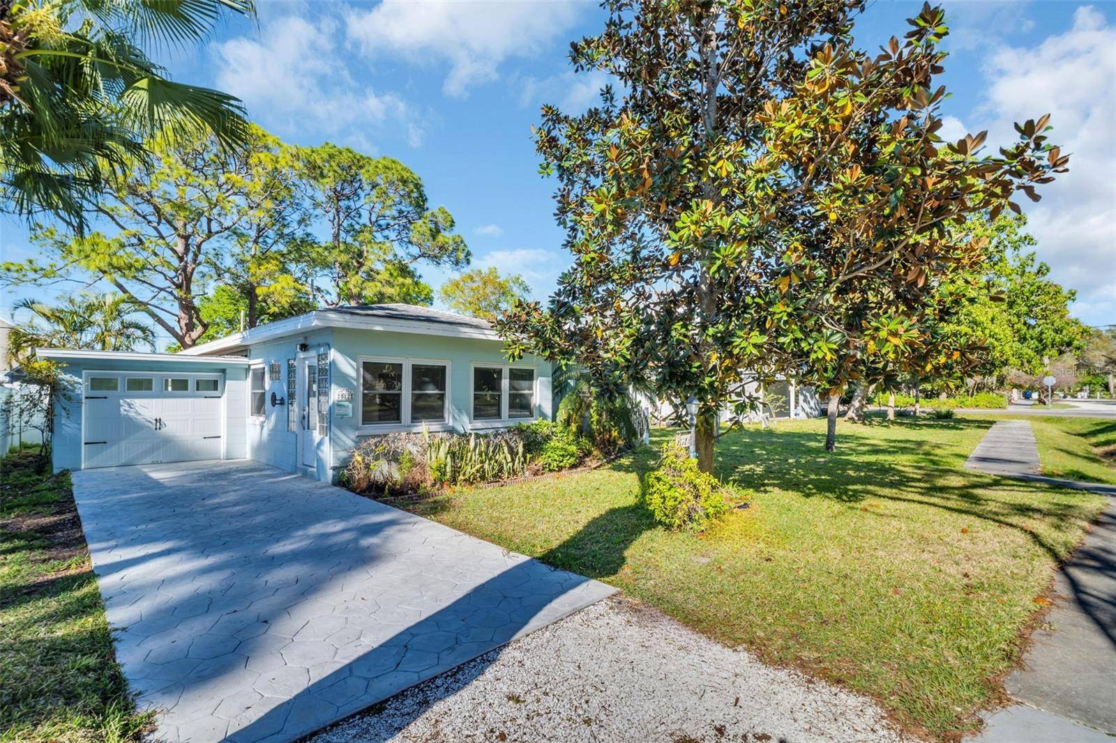 Crystal Beach, FL 34681,512 TENNESSEE AVE