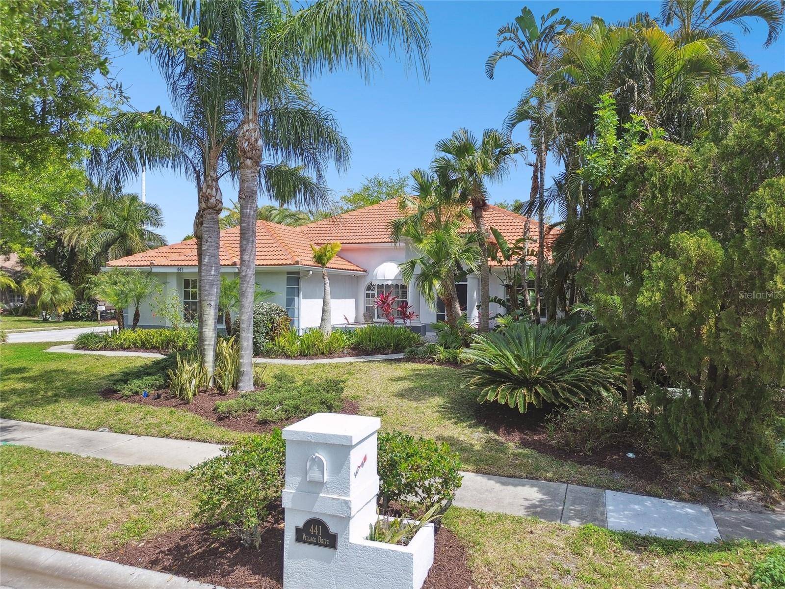 Tarpon Springs, FL 34689,441 VILLAGE DR
