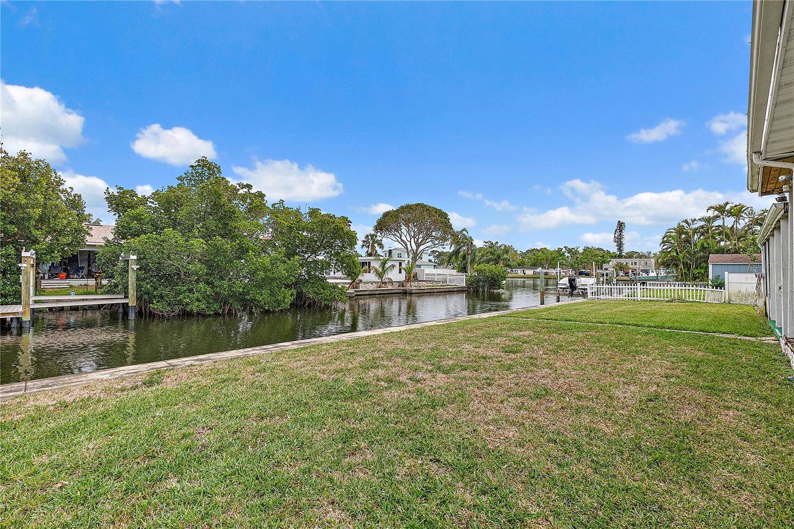 St Petersburg, FL 33702,9101 OAK ST NE