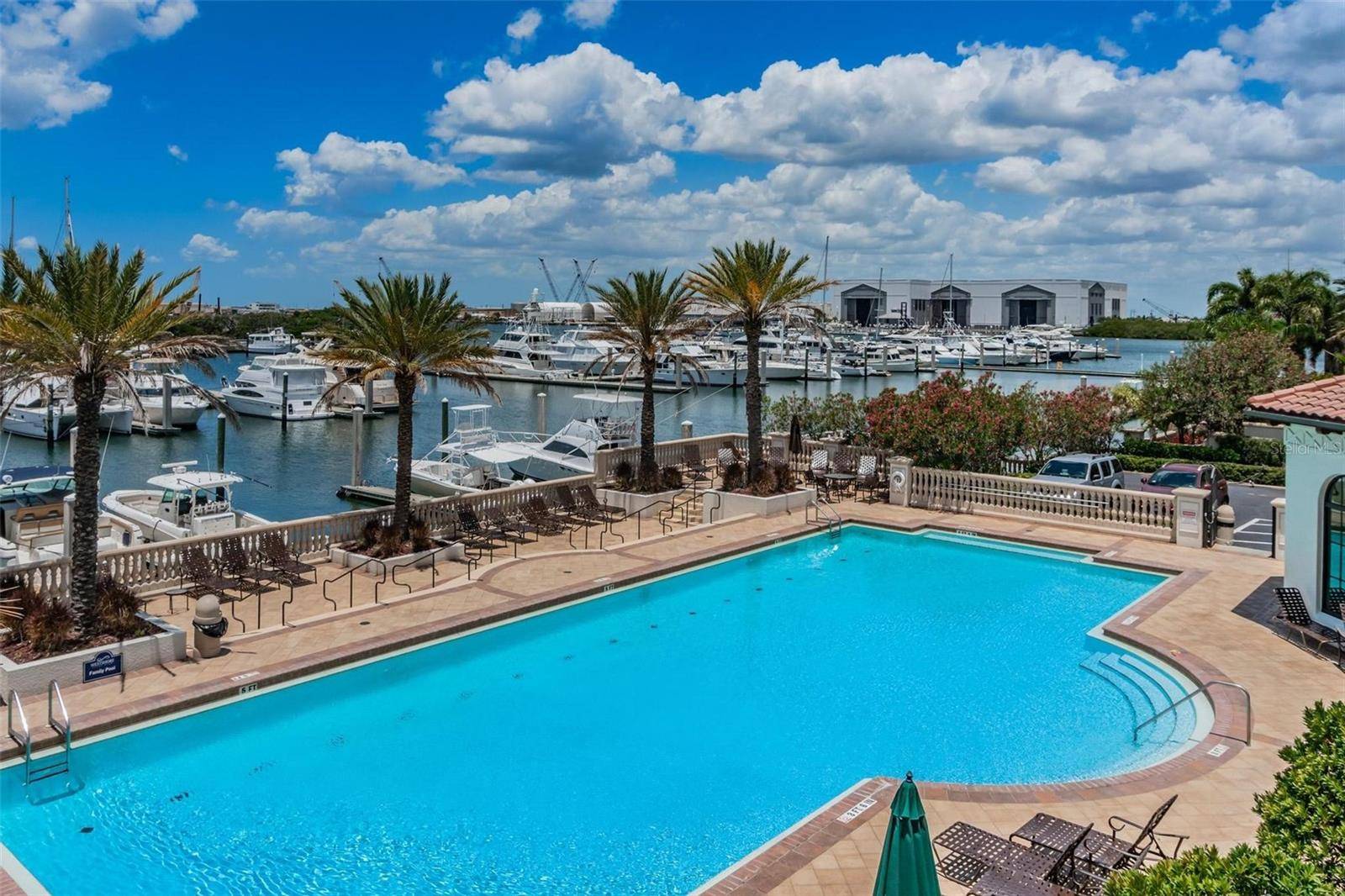 Tampa, FL 33616,5727 YEATS MANOR DR #402