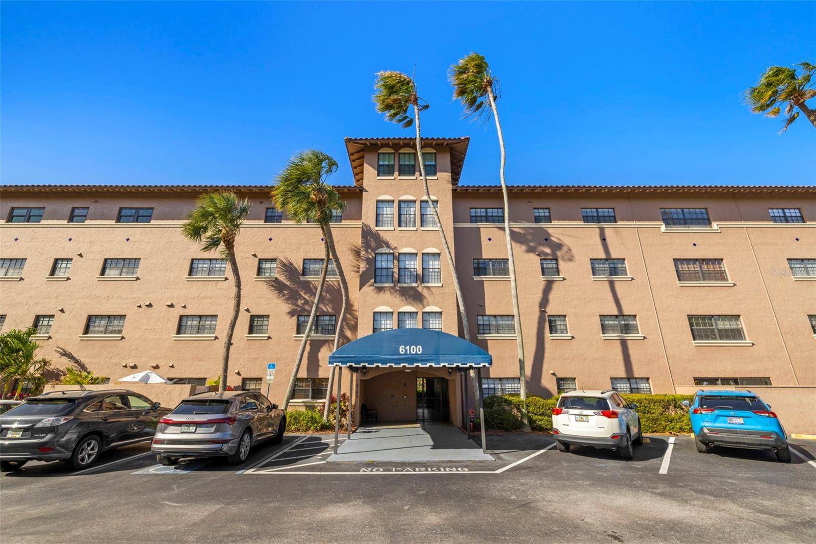 Gulfport, FL 33707,6100 GULFPORT BLVD S #414