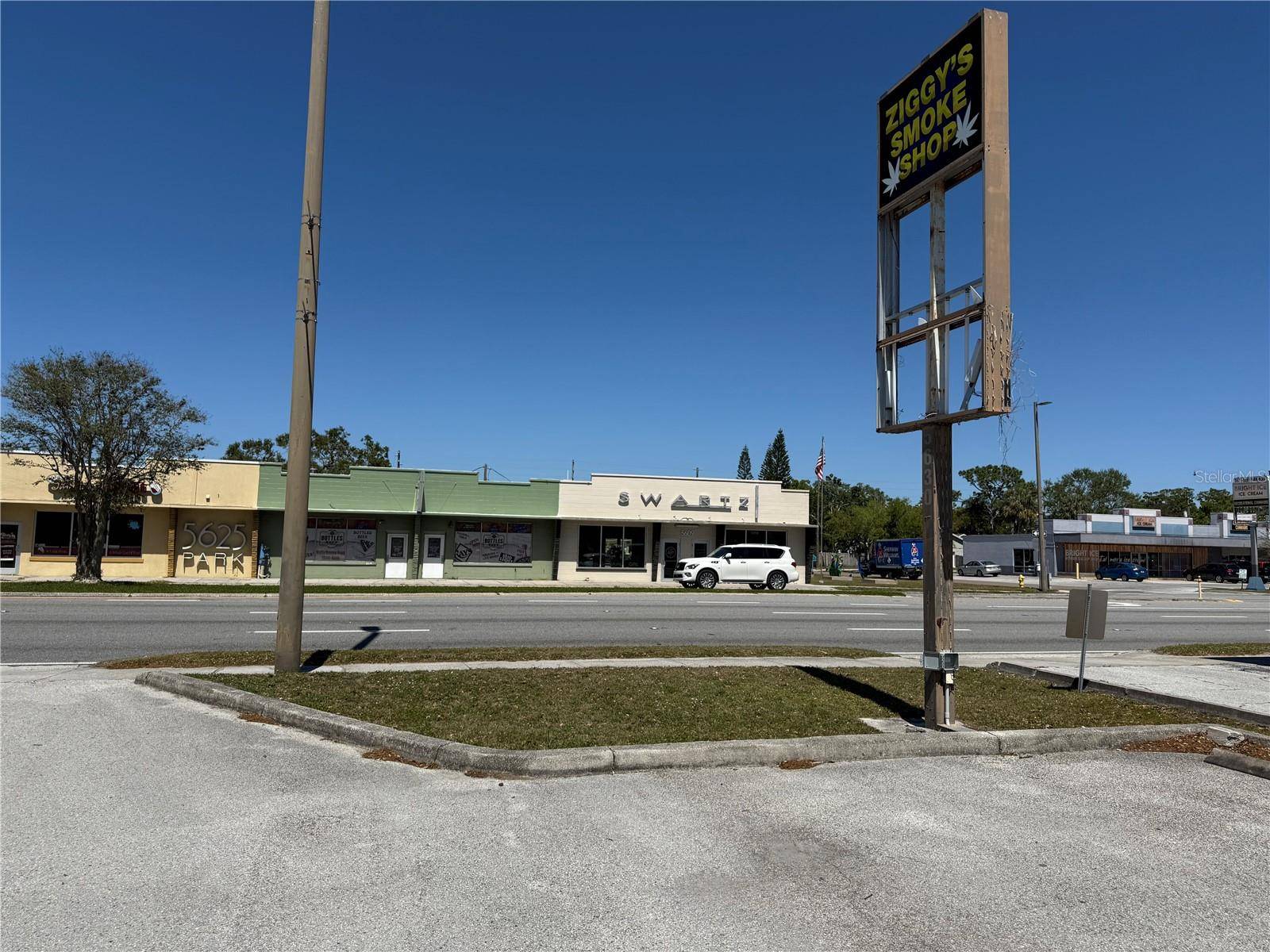 Pinellas Park, FL 33781,5630 PARK BLVD #D