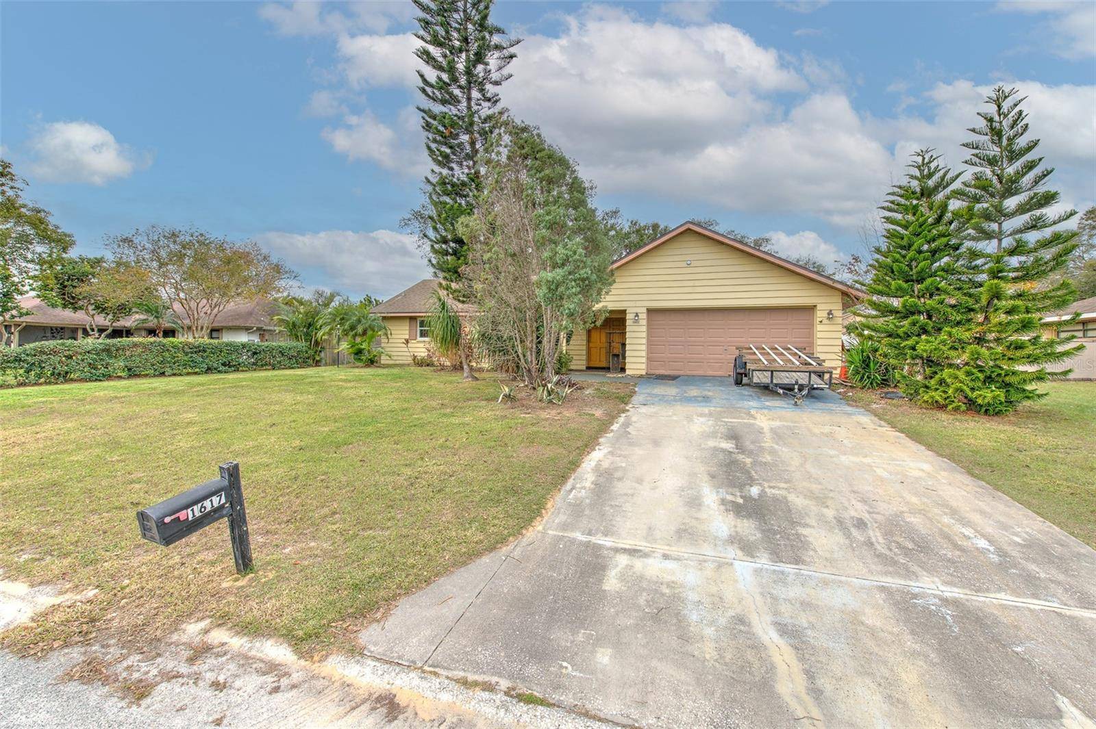 Valrico, FL 33594,1617 CHEROKEE TRL