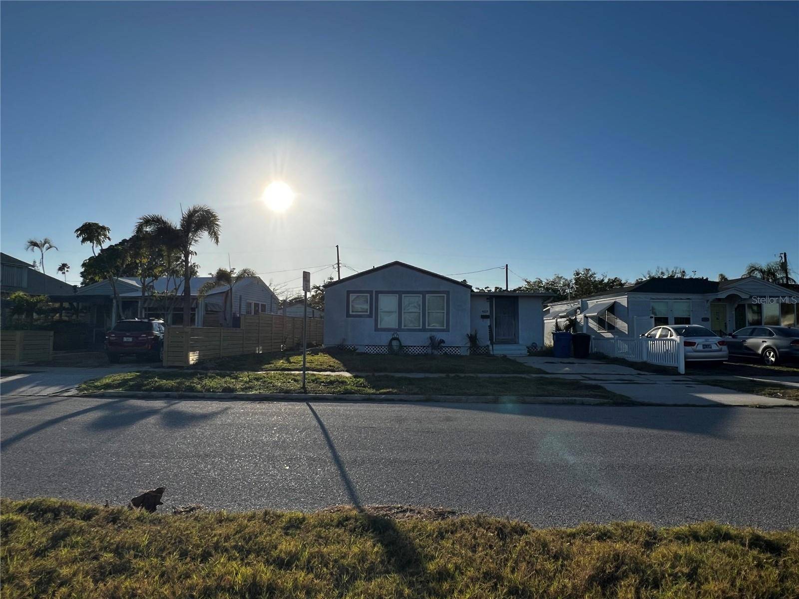 St Petersburg, FL 33705,4005 SUNRISE DR S