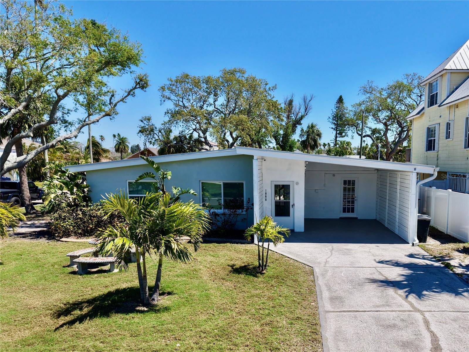 Indian Rocks Beach, FL 33785,1008 1ST ST