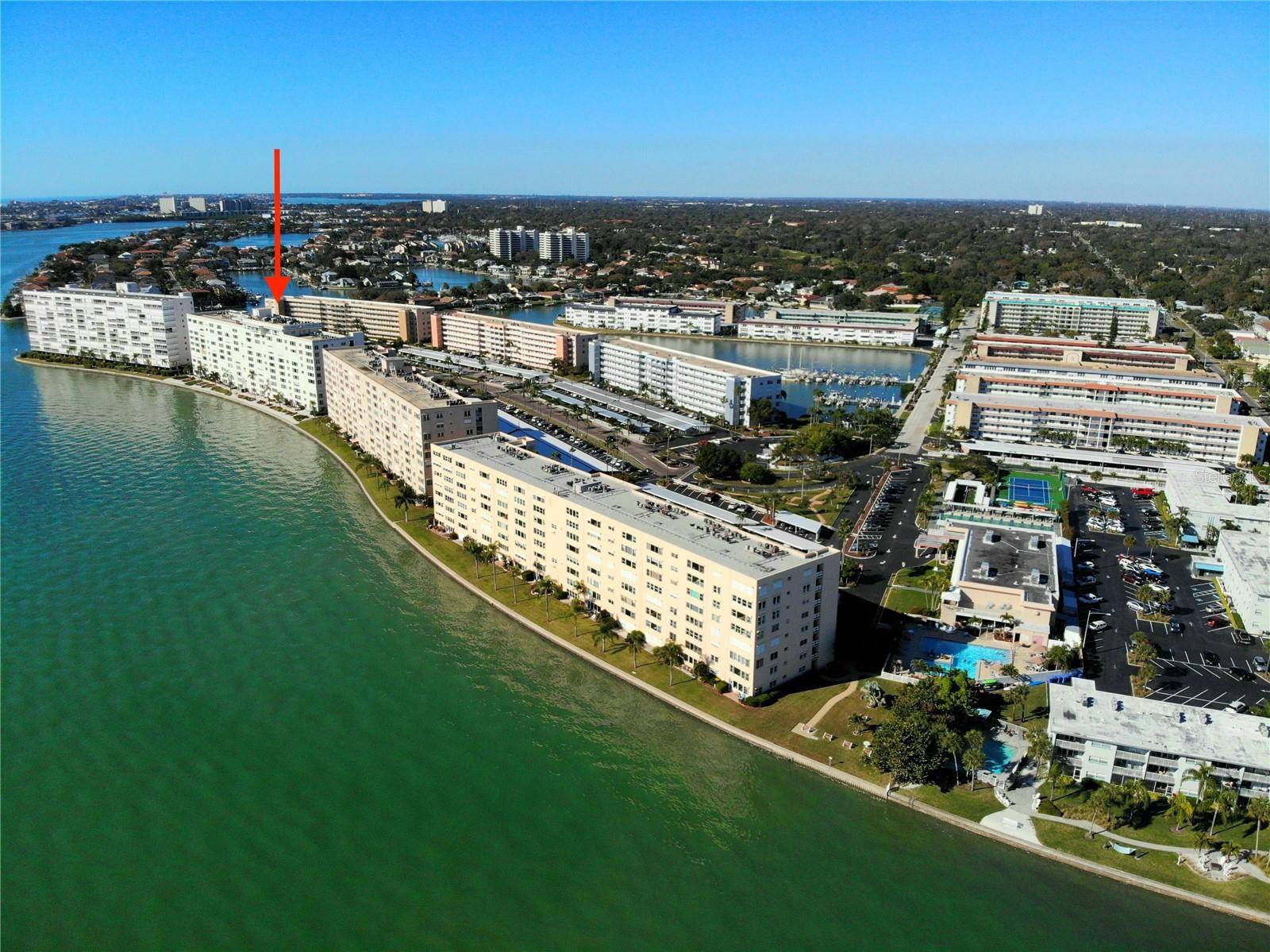 Gulfport, FL 33707,6020 SHORE BLVD S #902