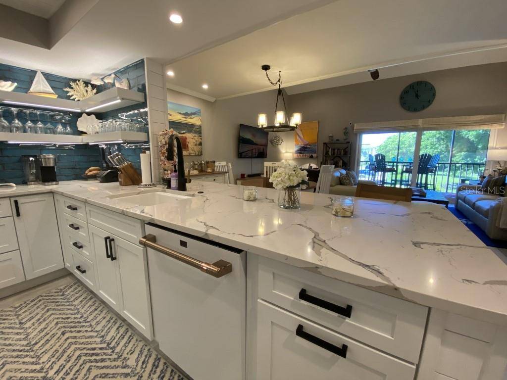 Longboat Key, FL 34228,2055 GULF OF MEXICO DR #G2-213
