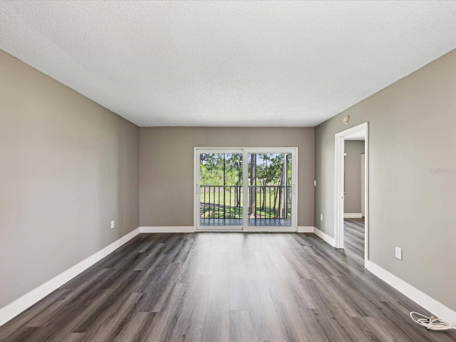 Oldsmar, FL 34677,106 MEADOW LN #106