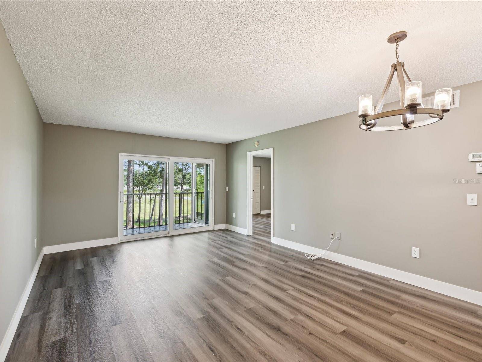 Oldsmar, FL 34677,106 MEADOW LN #106
