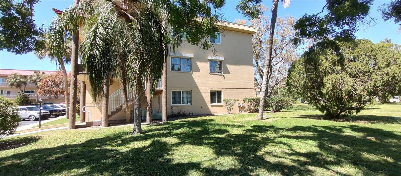 Clearwater, FL 33763,2402 ECUADORIAN WAY #20