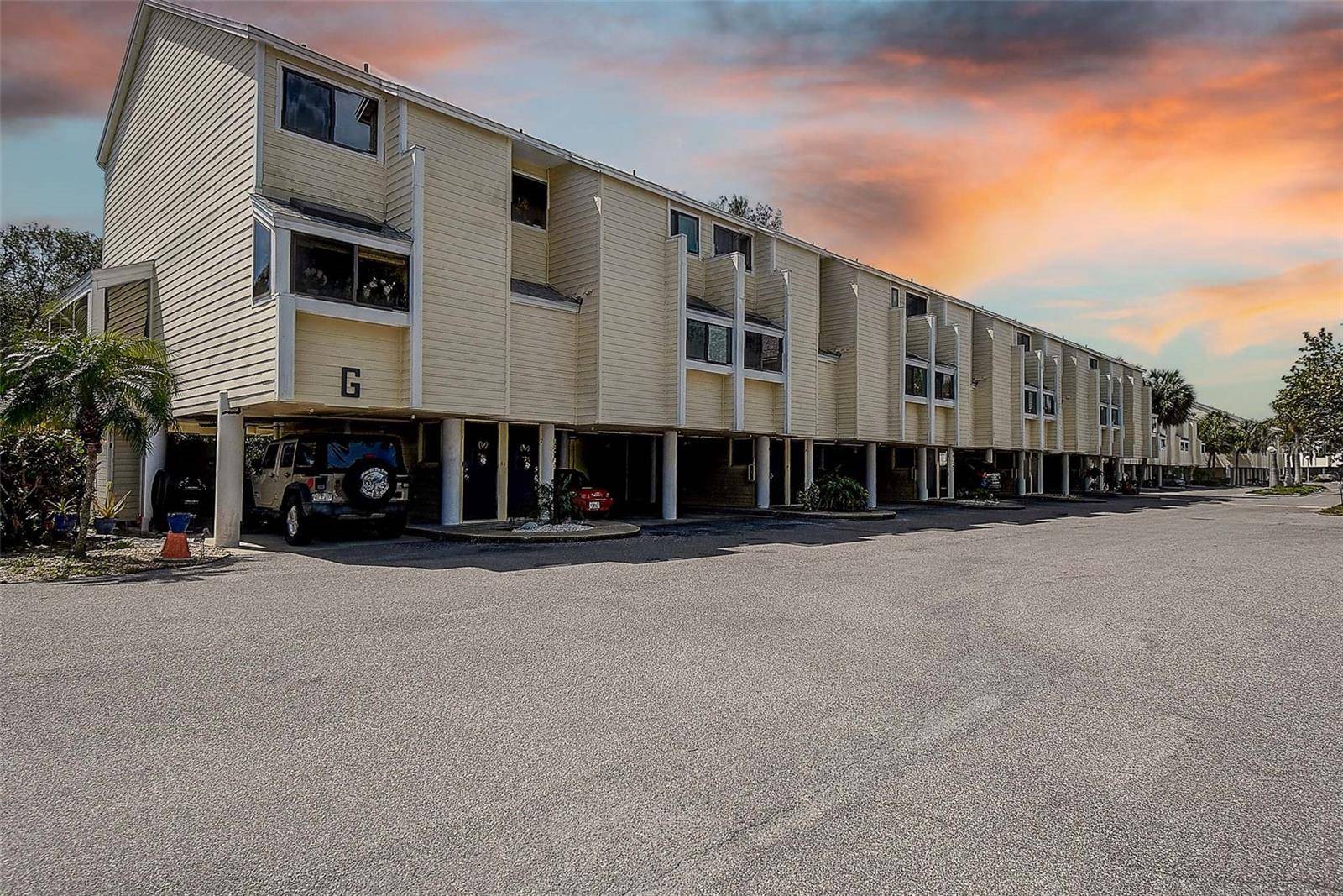 Tarpon Springs, FL 34689,1500 SUNSET RD #G4