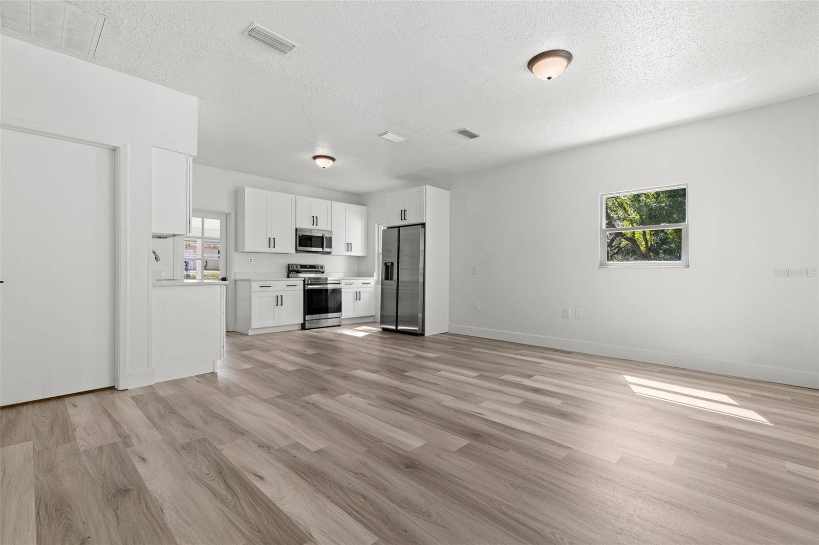 Hudson, FL 34669,12903 POST RD