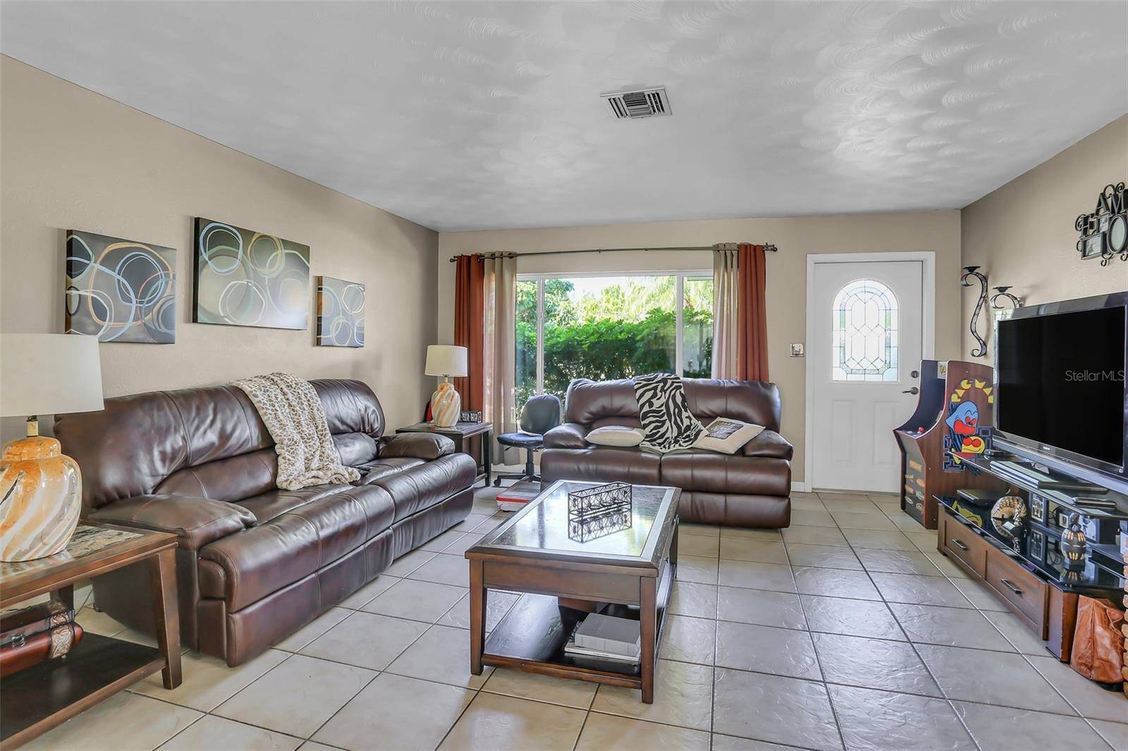 Port Charlotte, FL 33952,525 SKYLARK LN NW