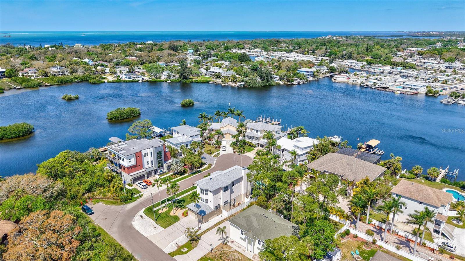 Palm Harbor, FL 34683,1700 OYSTER POINT WAY