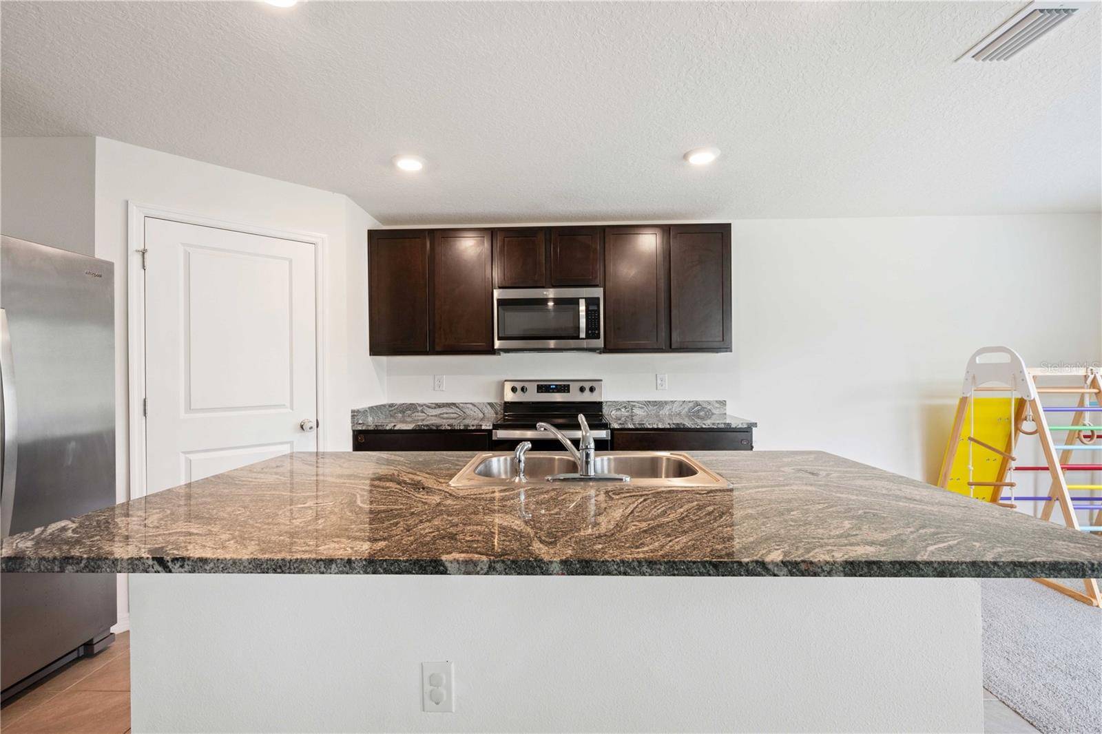 Dade City, FL 33525,36727 SPANISH ROSE DR