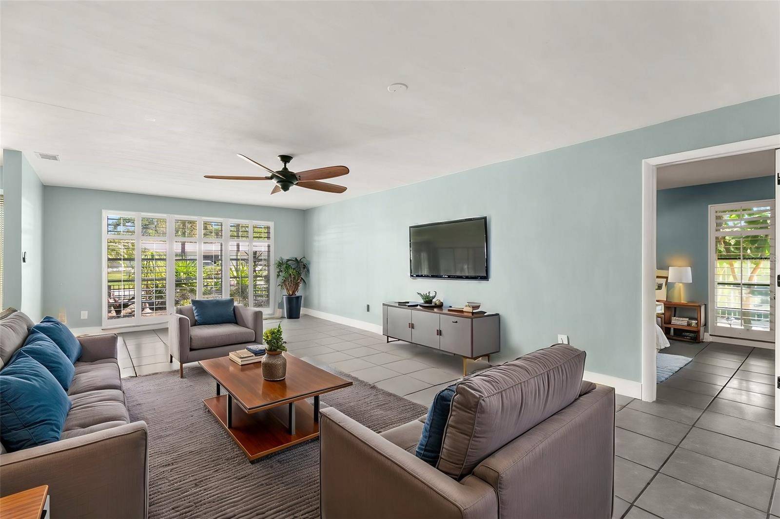 Largo, FL 33774,14806 CROWN DR