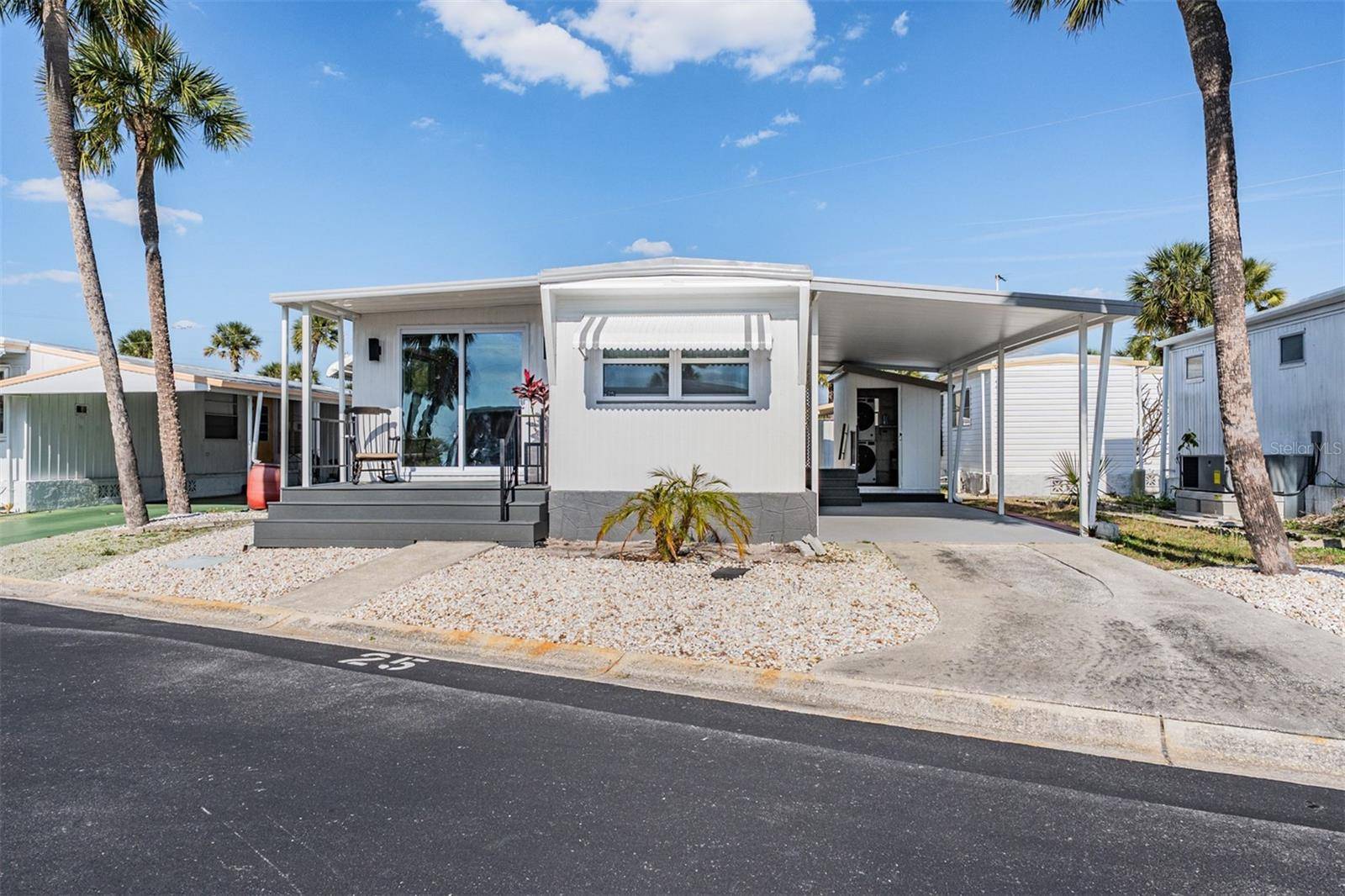 Tampa, FL 33611,4851 W GANDY BLVD #B15L25