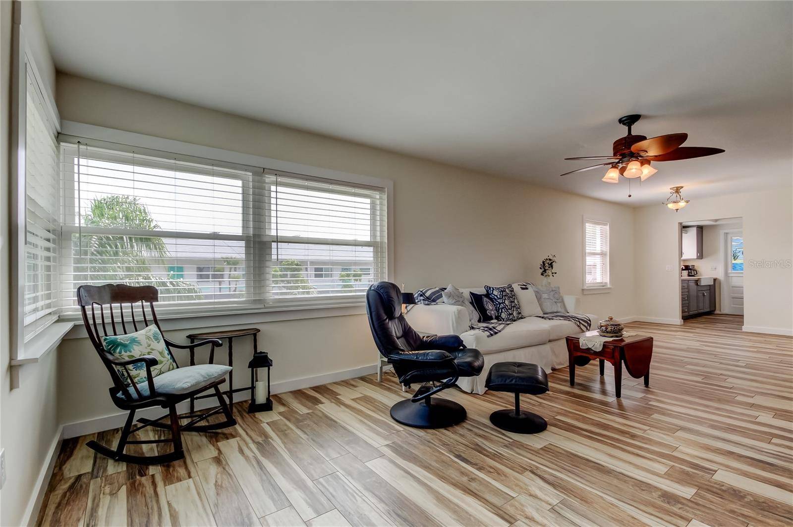St Petersburg, FL 33714,5876 21ST ST N #10