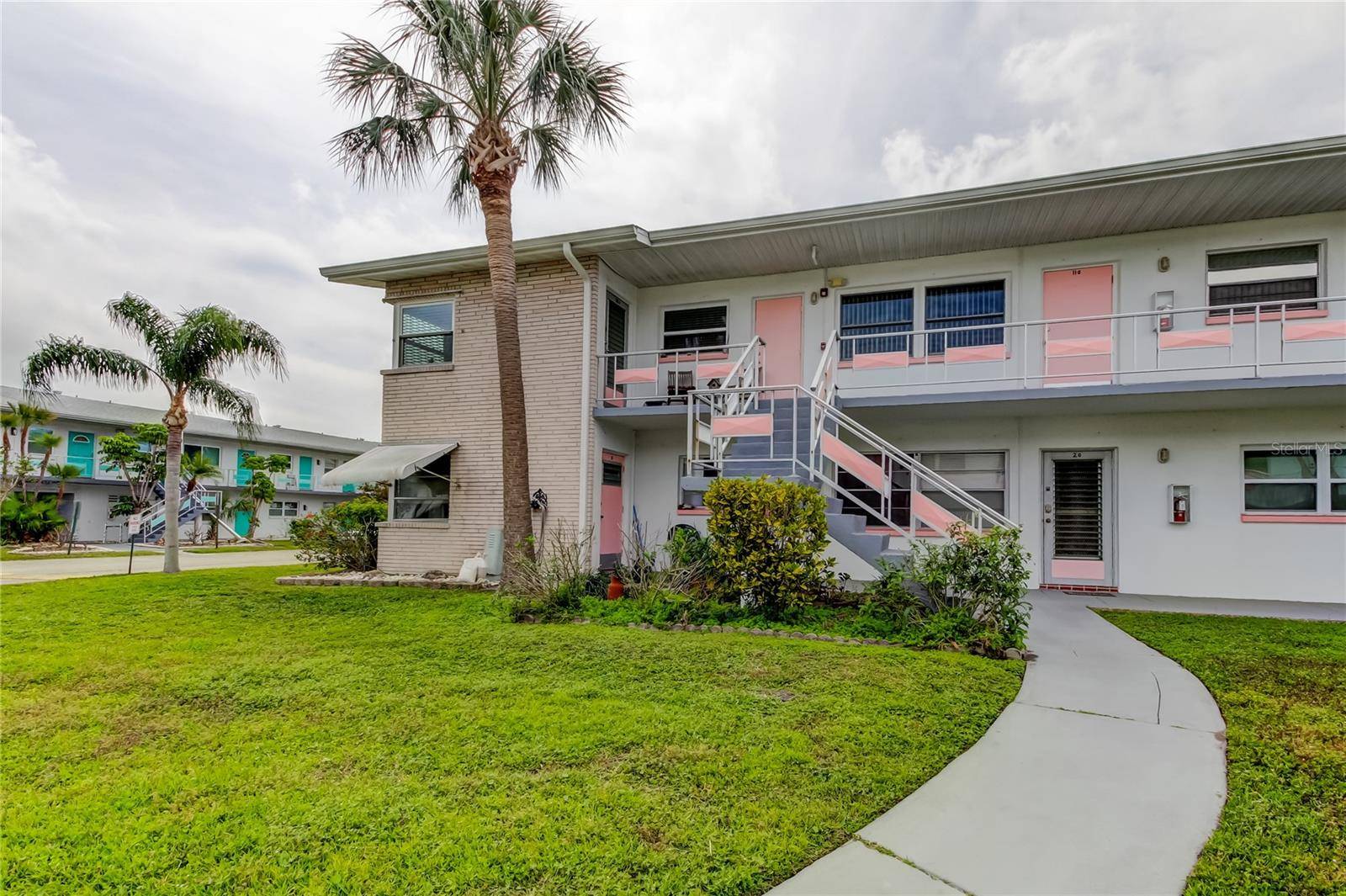 St Petersburg, FL 33714,5876 21ST ST N #10