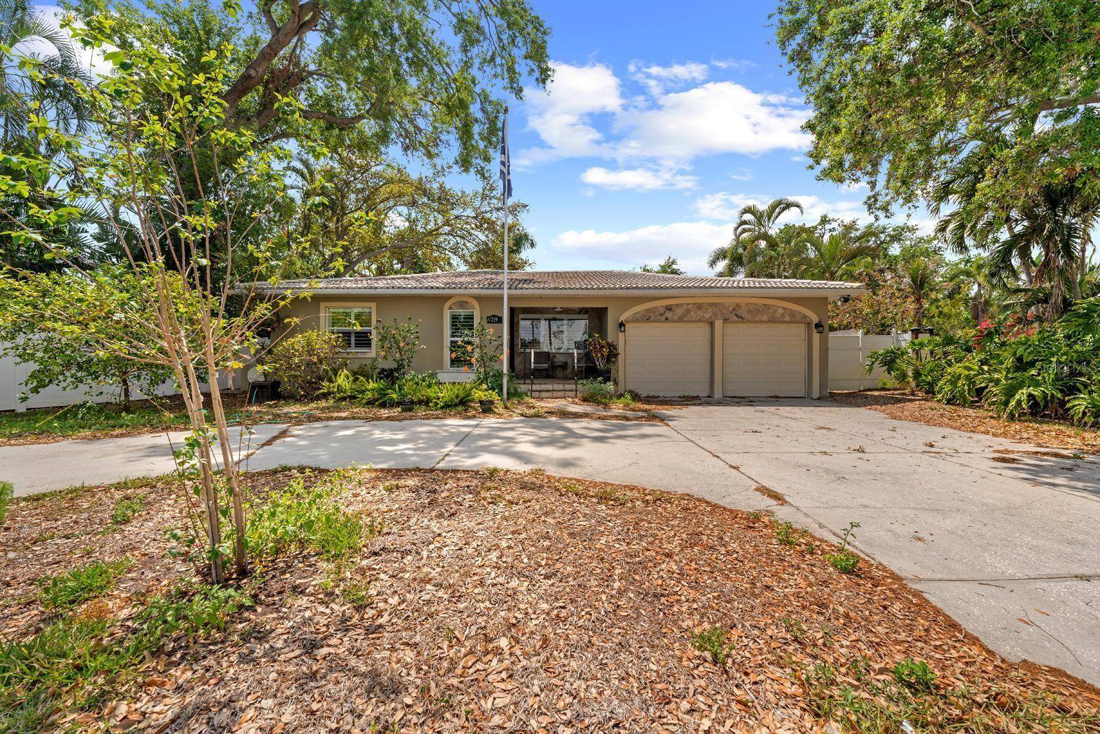 St Petersburg, FL 33704,219 RIALTO WAY NE