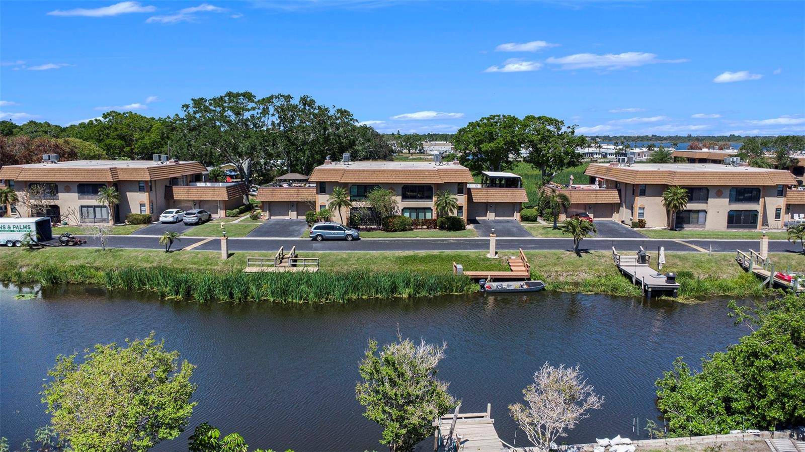 Largo, FL 33773,10216 SEMINOLE ISLAND DR