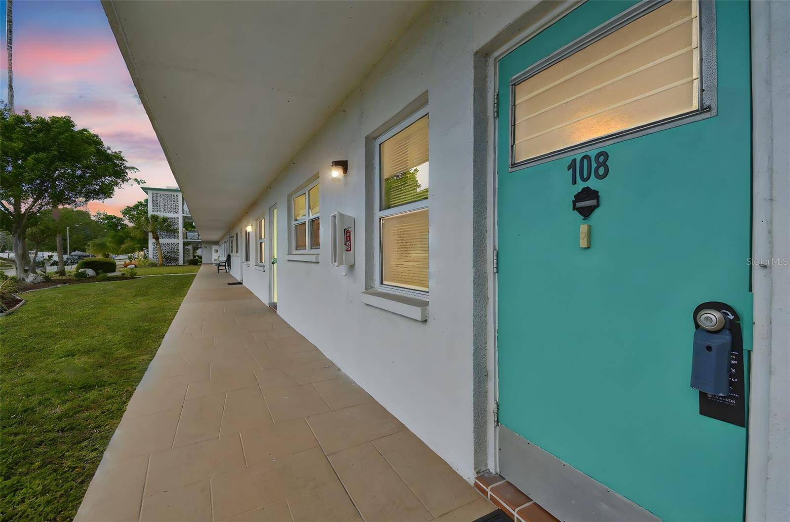 St Petersburg, FL 33714,1900 59TH AVE N #108