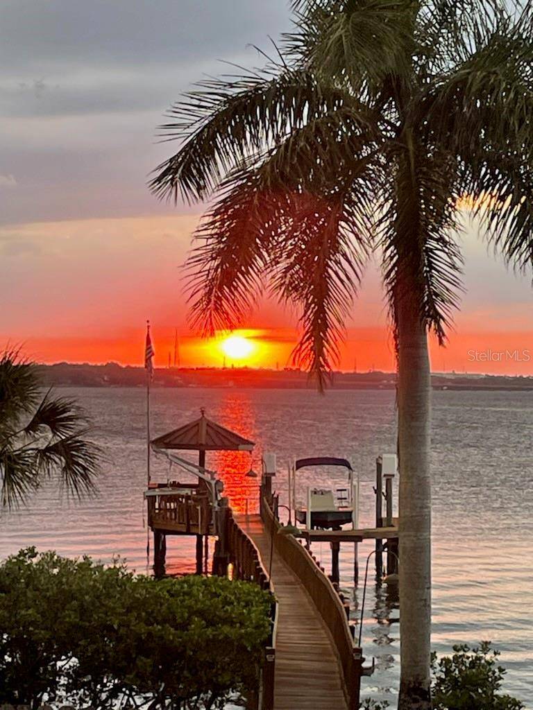 Oldsmar, FL 34677,610 SHORE DR E