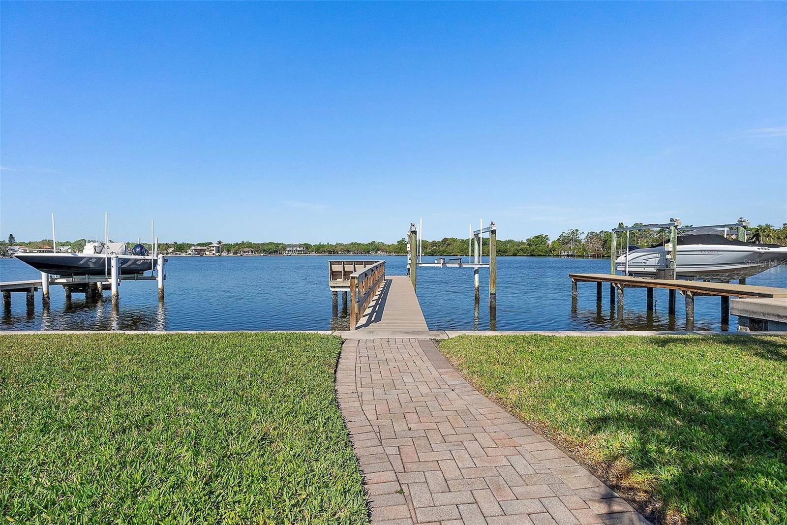 St Petersburg, FL 33704,1344 MONTEREY BLVD NE