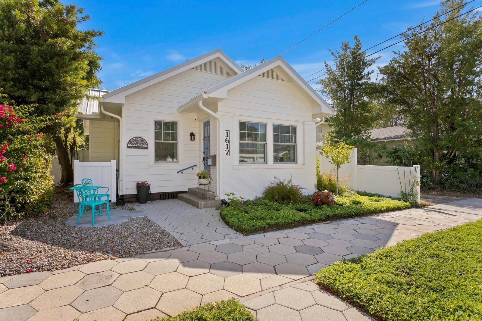 St Petersburg, FL 33704,1617 OAK ST NE